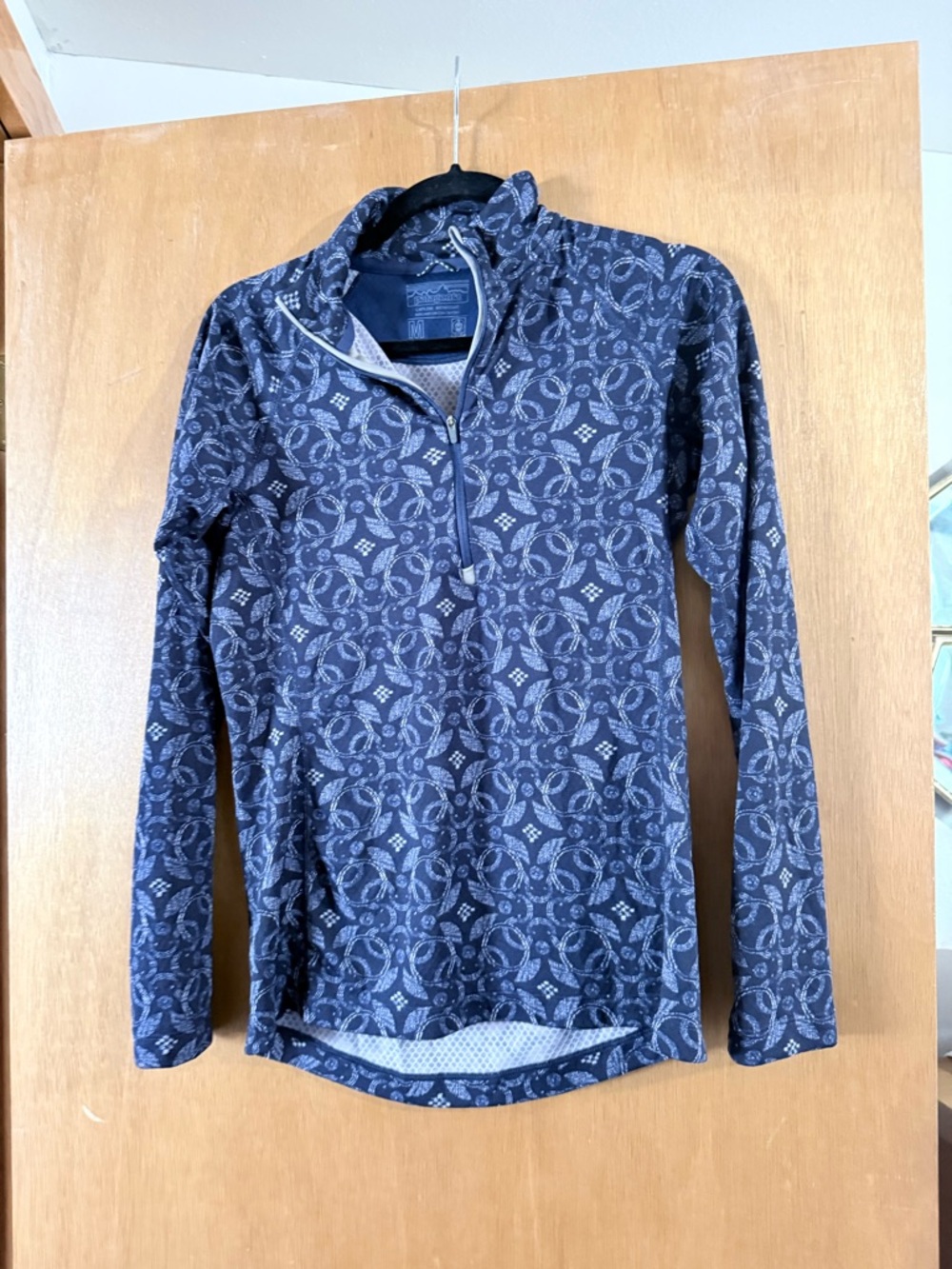 Patagonia Navy and Light Gray Patterned Quarter-Zip Pullover